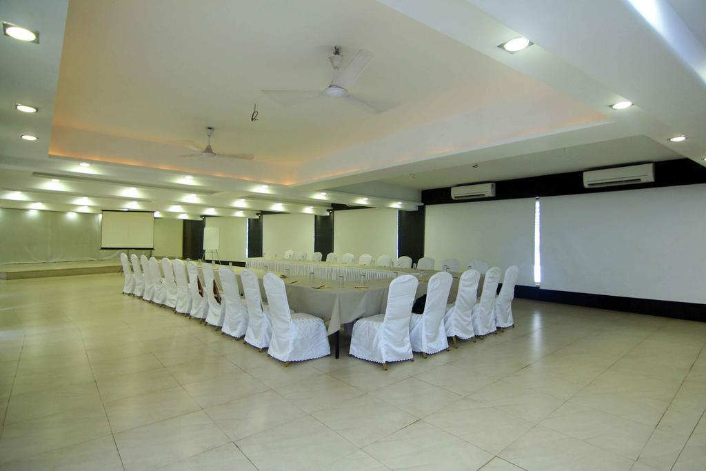 Kumar Resort Lonavala Bagian luar foto