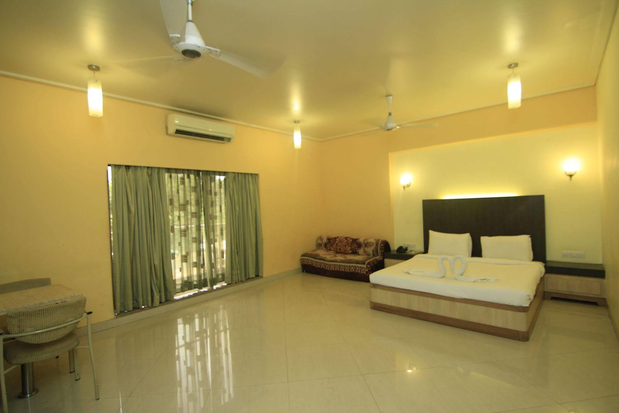 Kumar Resort Lonavala Bagian luar foto