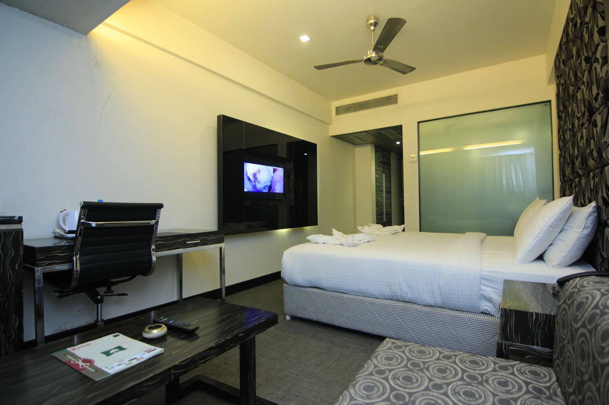 Kumar Resort Lonavala Bagian luar foto