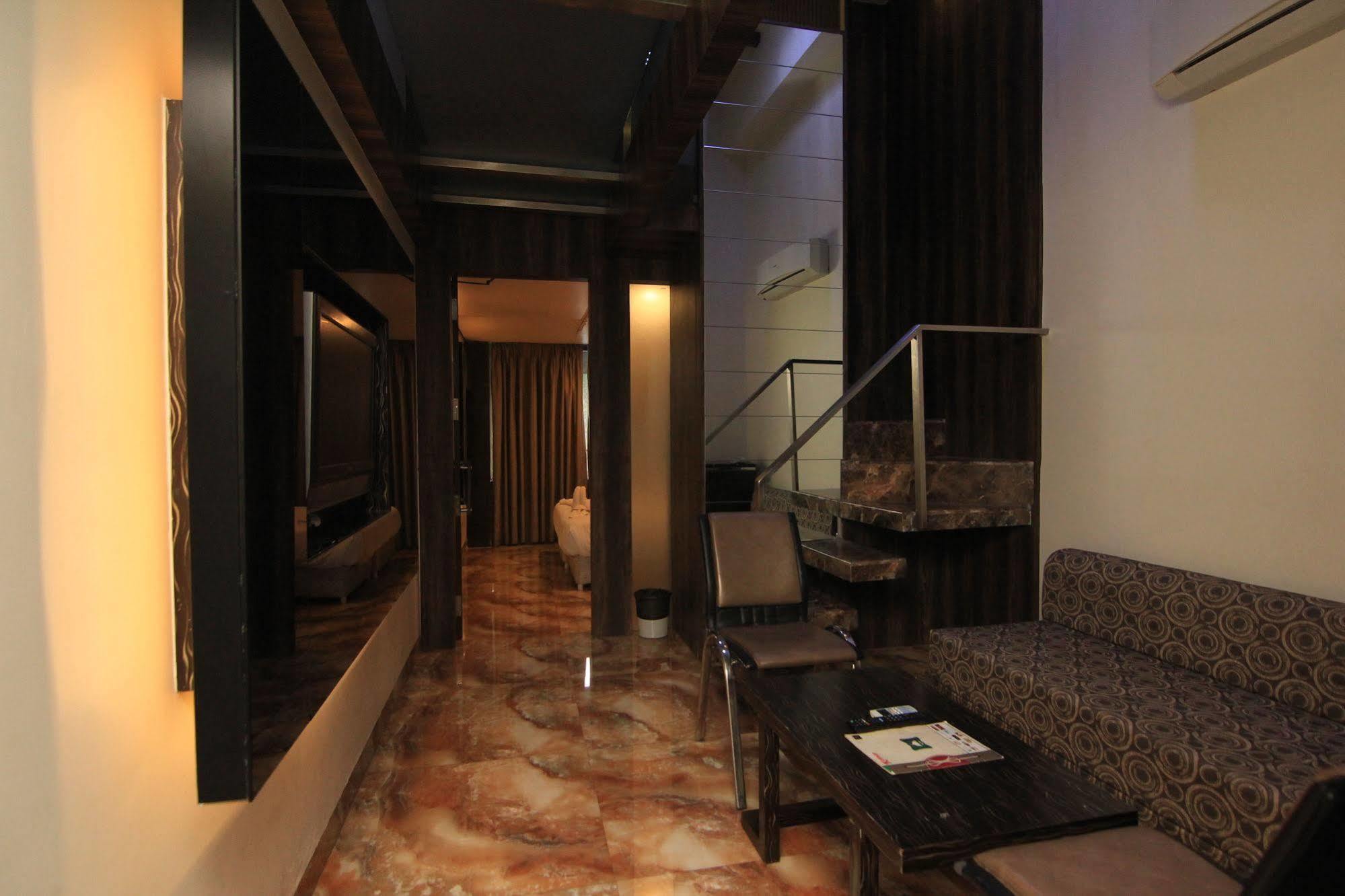 Kumar Resort Lonavala Bagian luar foto