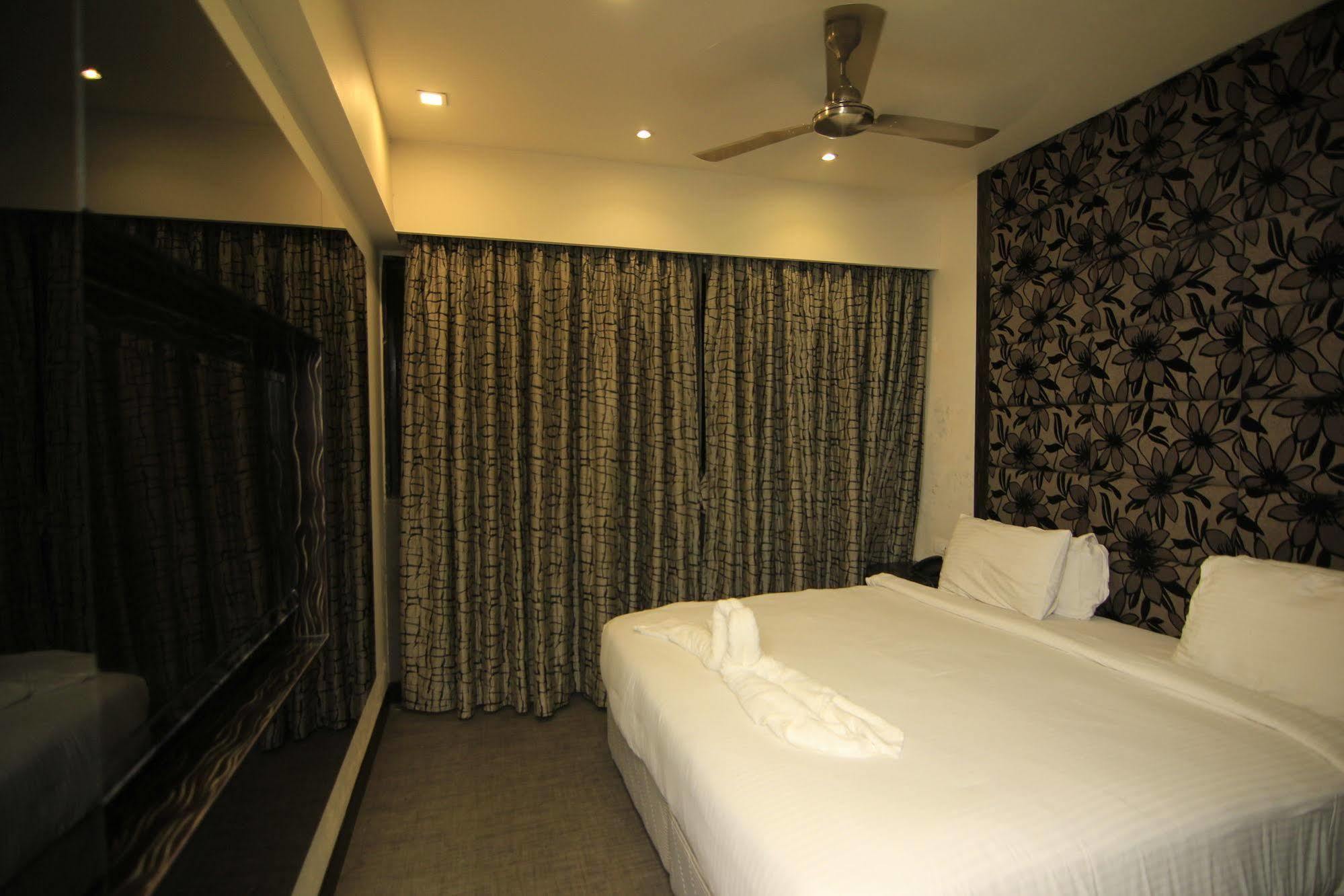 Kumar Resort Lonavala Bagian luar foto
