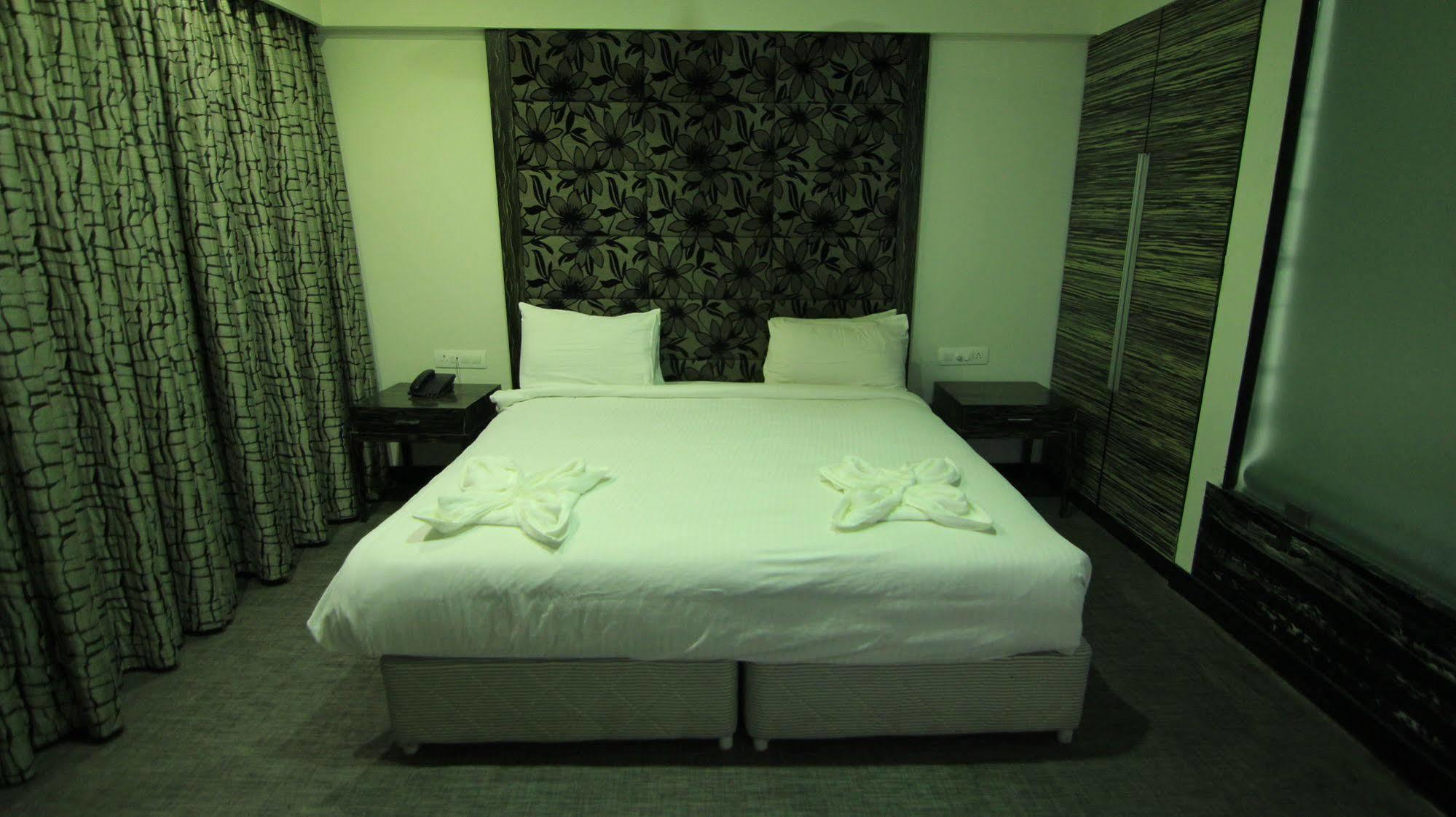 Kumar Resort Lonavala Bagian luar foto